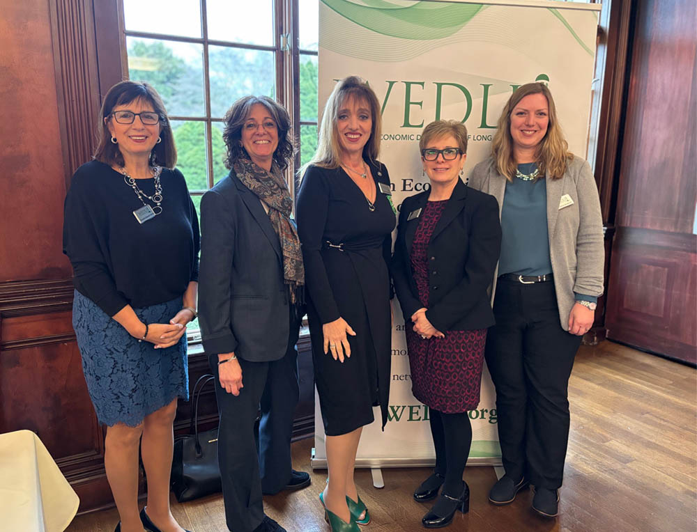 Yolanda Robano-Gross, Randi Shubin Dresner, Tammy Severino, Debra Thompson, Michelle McQueen